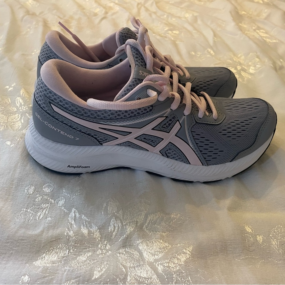 ASICS Gel Contend 7, pink and grey, size 7